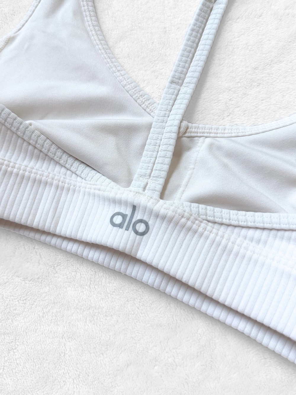ALO Yoga Ribbed Blissful Bra – Ivory – XS - Picture 3 of 5